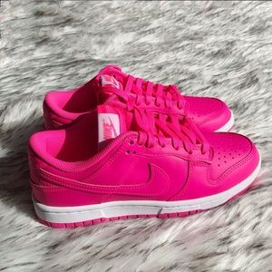 Nike dunk low hyper pink